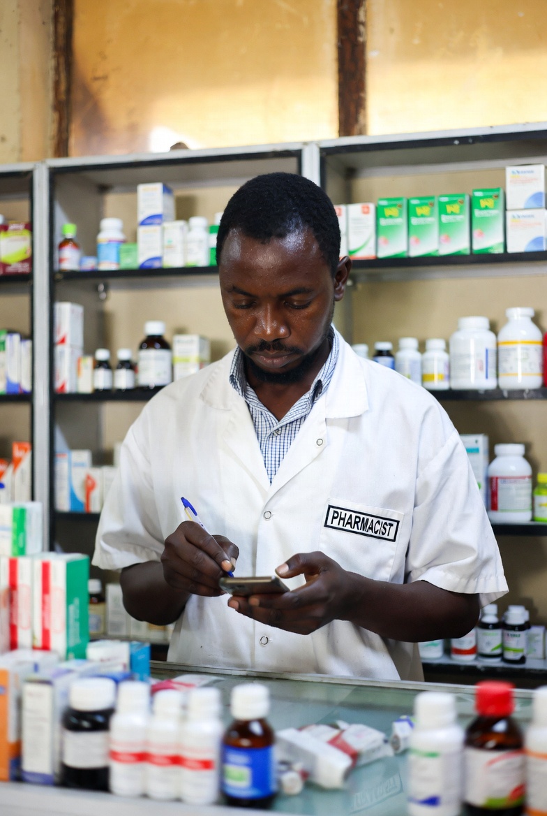 The Pharmacist Who Knew Every Medicine by Heart — Until He Didn't